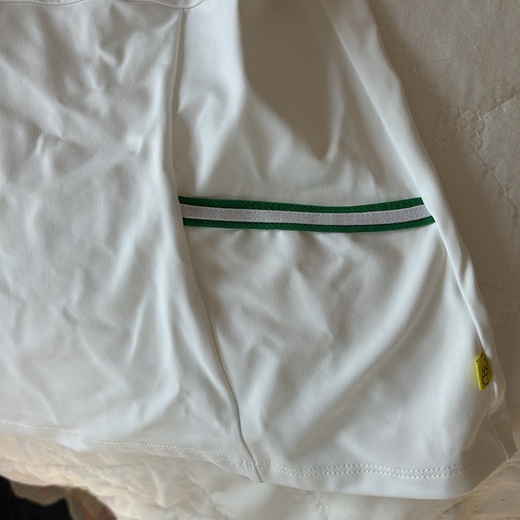 New with tags TENNIS top with green trim size M - Picture 3 of 4